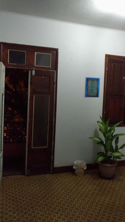 Hotel Indaia 瓦拉达里斯州长市 外观 照片